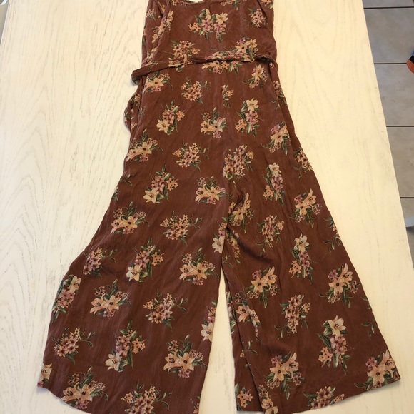 *SOLD* American Eagle floral jumpsuit - Picture 8 of 8